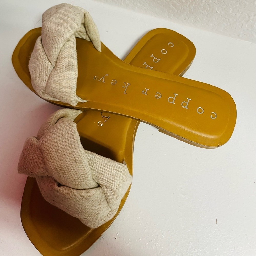 Copper Key Women's Cream Braided Slide Sandals - Picture 4 of 4